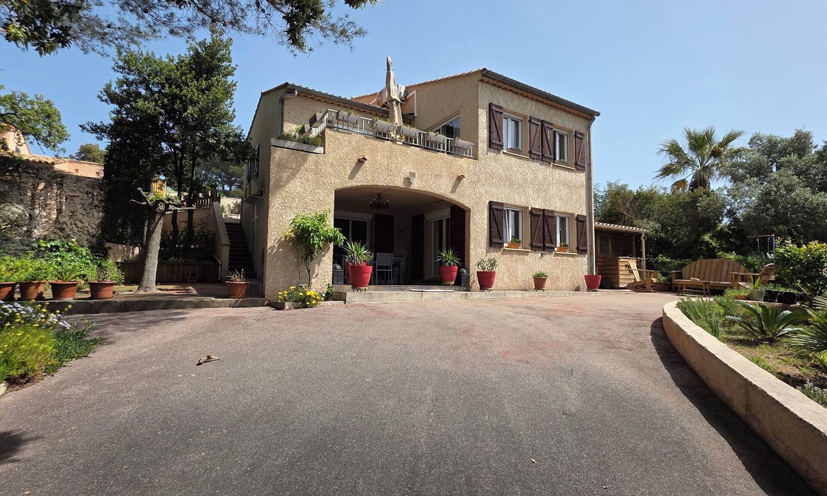 Valescure House | Charming 2-bedroom house with WiFi, AC in superb Saint Raphael