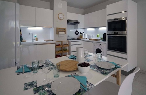 Valescure Apartment | Complete apartment, air-conditioned, fiberglass, swimming pool and garage