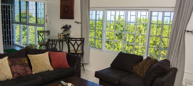 2 Bedroom fully air-conditioned 6 mins from Airport in Montego Bay