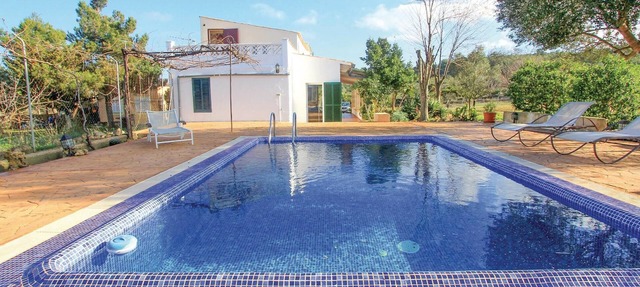 2 bedroom gorgeous home in Algaida in Algaida