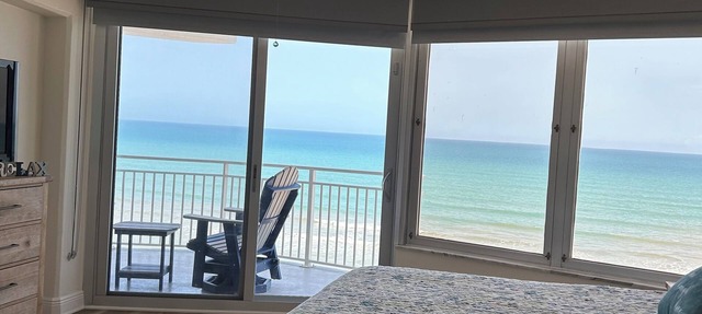 2bed 2 bath penthouse beachfront condo in Ormond Beach - private balcony - WiFi in Ormond Beach