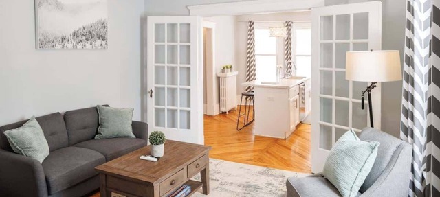 86A King Bed 2bd 3bt on Queen St. Downtown in Charlottetown