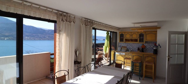 Apartment with Terraces and Parking, 3 Bedrooms in Annecy in Annecy