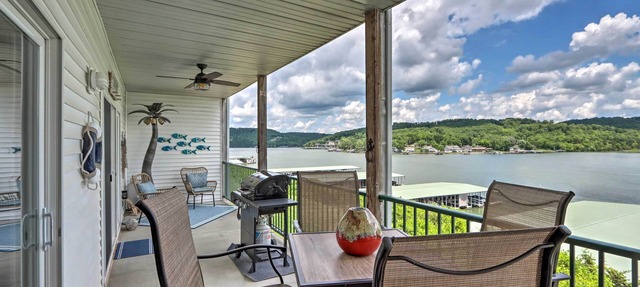 Balcony & Seasonal Pool: Lakefront Ozark Condo in Camdenton