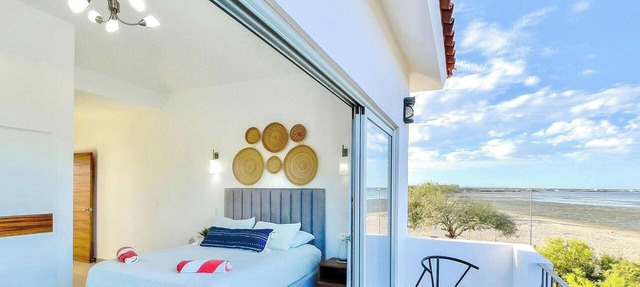 Beachfront Compound, Pool, BBQ, Best for Groups in El Centenario