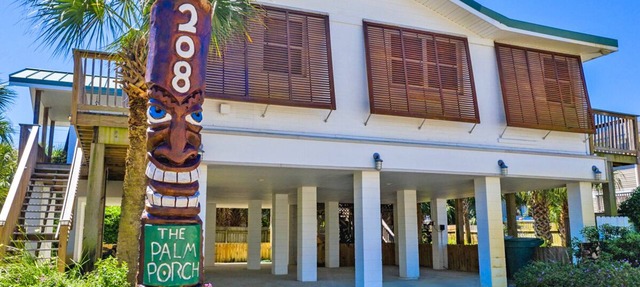 Beautifully Updated Pet-Friendly Sound View Cottage! in Pensacola Beach