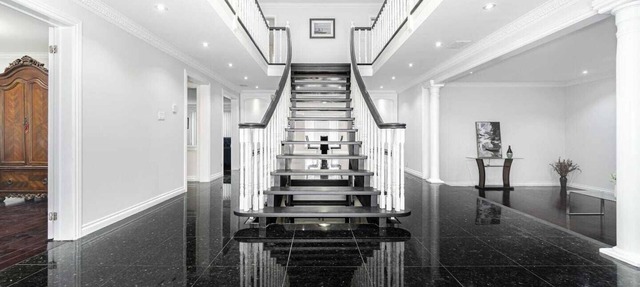 Brampton Mansion Getaway! in Brampton