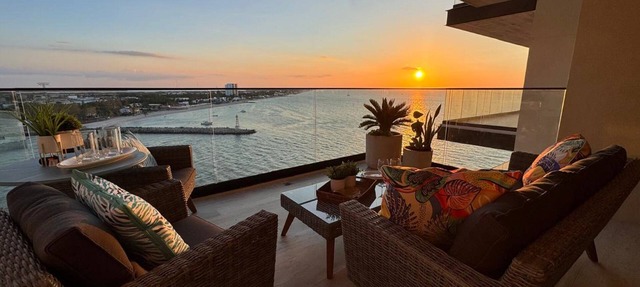 Breathtaking 2BR deluxe condo with stunning views in Progreso