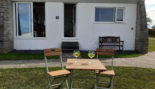 Chalet 18 Widemouth Bay Holiday Village in Bude