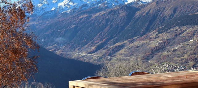 Chalet Les Pyramides in Mase