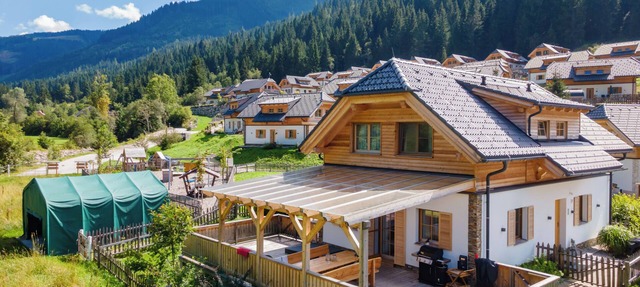 Chalet with terrace, sauna and outdoor spa in Donnersbachwald