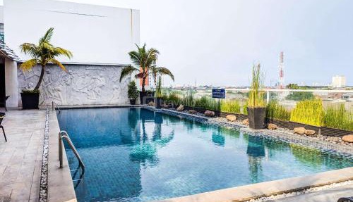 Classic Modern Studio Room Apartment at The Square Surabaya By Travelio in Surabaya