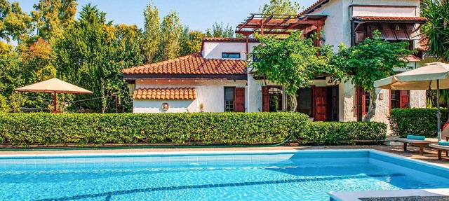 Cozy home in Marathons with private swimming pool, can be inside or outside in Marathons