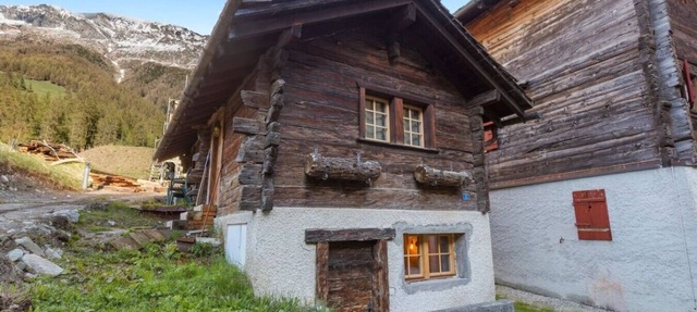 Cozy studio in the heart of an Alpine chalet in Anniviers