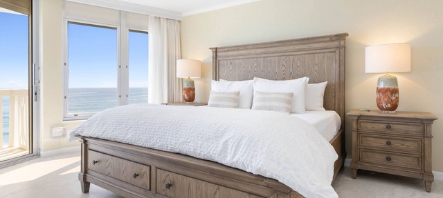DIRECT OCEANFRONT PENTHOUSE, Newly Renovated Luxury Condo, Breathtaking Views in Ormond Beach