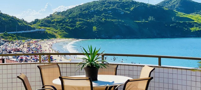 Duplex Penthouse 401 Seafront, private, excellent location, "right on the sand" in Centro Arraial do Cabo