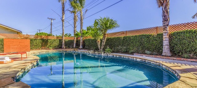 Funtierland + Maverick + Wifi + Pool + Pet Friendly in Anaheim