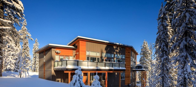 Just completed 4 bedroom, 5 bathroom modern Town home, pool table, sleeps 10 in Golden
