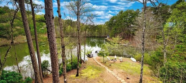Lakefront retreat: Your Blue Ridge Escape - Pet Friendly in Morganton