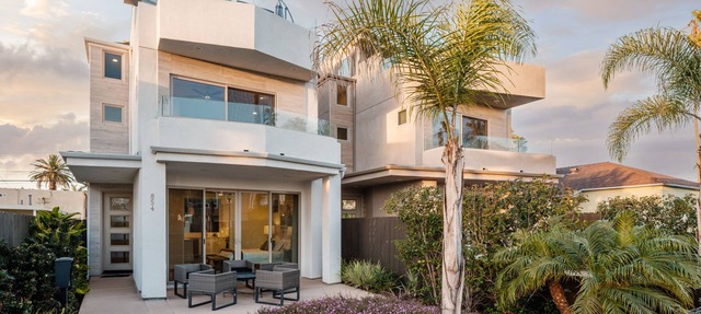 Large Family Beach Home | 1 Block to Beach & More | AC in San Diego