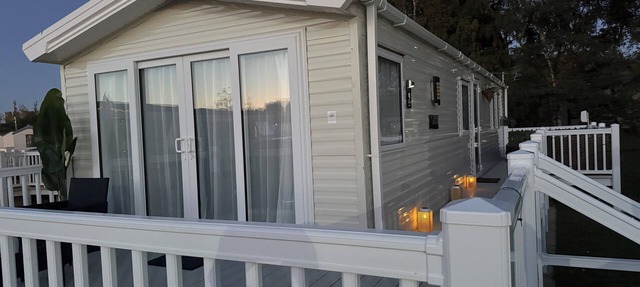LuxeHaven - A Luxury Hot Tub Holiday Home at Tattershall Lakes Country Park in Tattershall