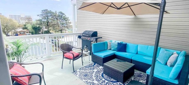 Luxury Townhouse w/Golf Cart & Private Elevator in Carolina Beach
