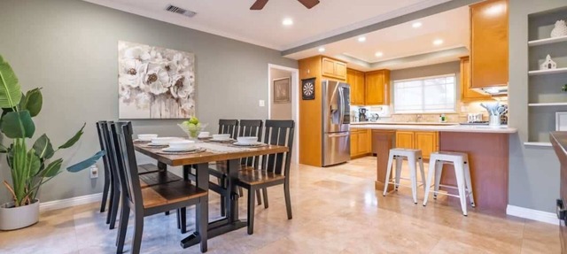 Marbella Lane - Charming 4BR Bungalo for Relaxing Retreat in Fullerton