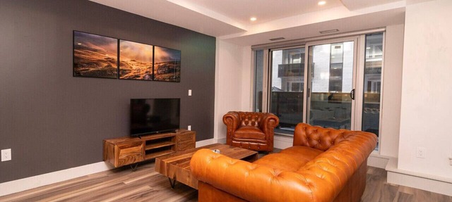 Modern Downtown 2BD/2BA Suite w/Balcony, Gym & City Views in Halifax