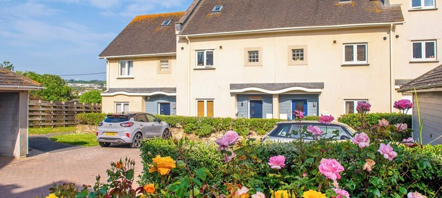 Modern well equipped townhouse, 3 min walk from Crooklets Beach, Bude in Bude