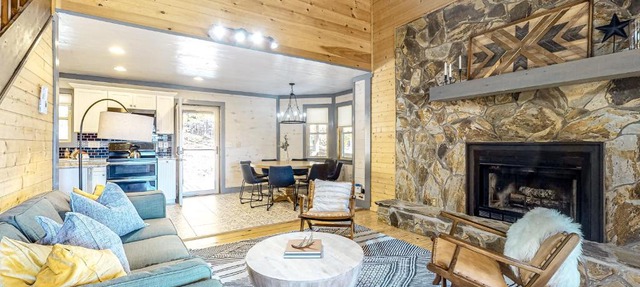 Mountain Meadow Lodge in Morganton