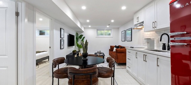 *NEW* Modern & Spacious Unit in North York | Monthly Stays | Work Desk | Laundry in Toronto