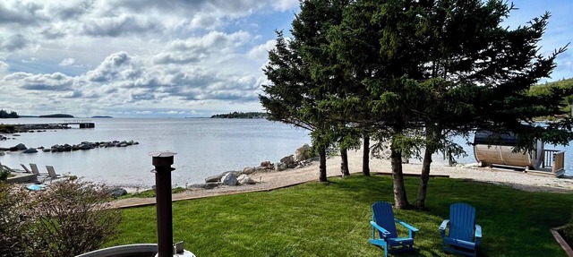 Oceanfront 2-Bedroom Cottage | Private Hot Tub | Wood Stove | Near Halifax in Boutiliers Point