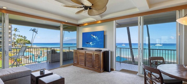 Oceanfront Corner Unit - #201 - Panoramic Ocean View - Over 180 "5" star reviews in Lahaina