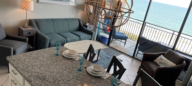 OCEANFRONT-King Bed-Comfortable-Home-Kitchen-Beach-Million Dollar View-WiFi in Myrtle Beach