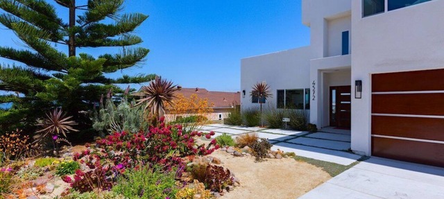 Oceanview Luxury Home - 5 Bedroom - 5 Baths - 3 Decks - Walk to Beach in San Diego