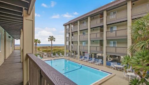 Oceanview Sand Dollar Villas Condo - Balcony - Pool in Fernandina Beach