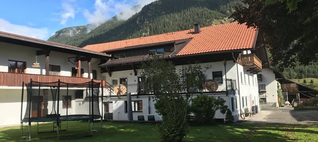 Pony-Ziegen-Hasen-Ranch in Bichlbach by Interhome in Bichlbach