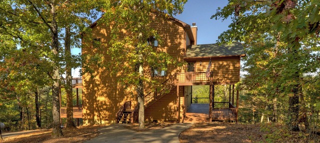 Private Location, Pool Table, Foos Ball, Hot Tub in Morganton