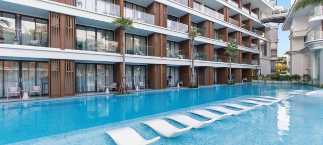 Private Pool/200 m to the Beach Design Apartment in Choeng Thale