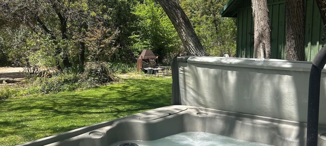 Red rock canyon views! Private. Everything you need. Artist touches abound in Sedona