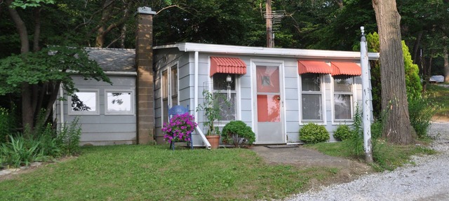 Riverview Cabin Located Along the Scenic Mississippi River in Hamilton