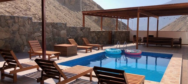 Spacious 3-bedroom and 2 bathroom home with private pool and patio and free Wi-Fi in Calango