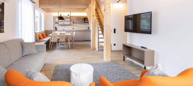 Spacious 8-Person Alpine Apartment with Balcony in Hinterstoder