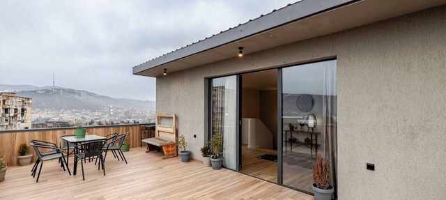Spacious City-View Home in Tbilisi Terrace & BBQ in Tbilisi