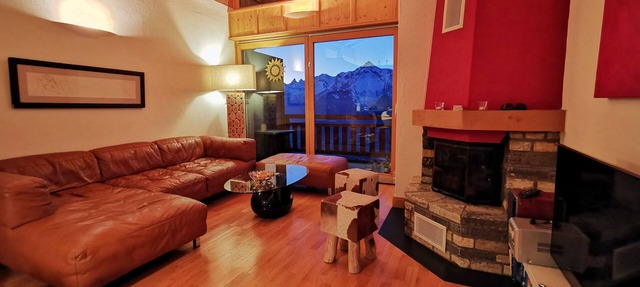 Stylish loft with a great panoramic view in Veysonnaz