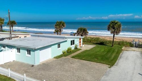 Sunrise Cottage Beachfront Home in Ormond Beach