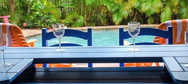 Sunset Landing AMI Beach House. 6BR/4.5BA. Private pool. 2 blks to beach. in Holmes Beach