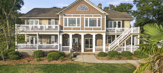 Sunset Pointe - Entertainers Dream with Amazing Lake Norman Views in Terrell