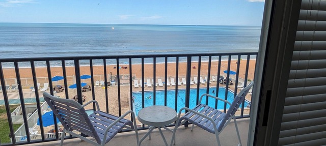 Traders Inn Beach Club in Ormond Beach