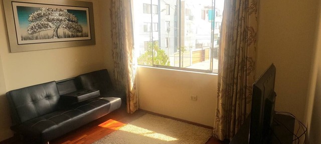 Tranquil Spacious Apt in Surco 20 mins to Park Kennedy Miraflores in Distrito de Lima